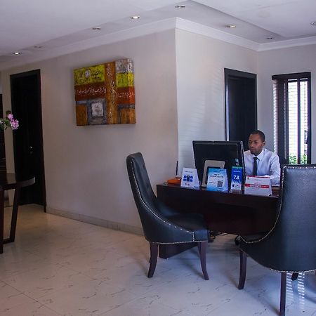 S & S Hotel & Suites Лагос Экстерьер фото