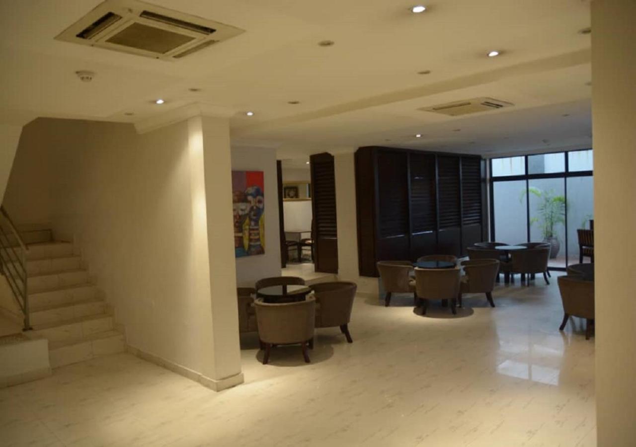 S & S Hotel & Suites Лагос Экстерьер фото