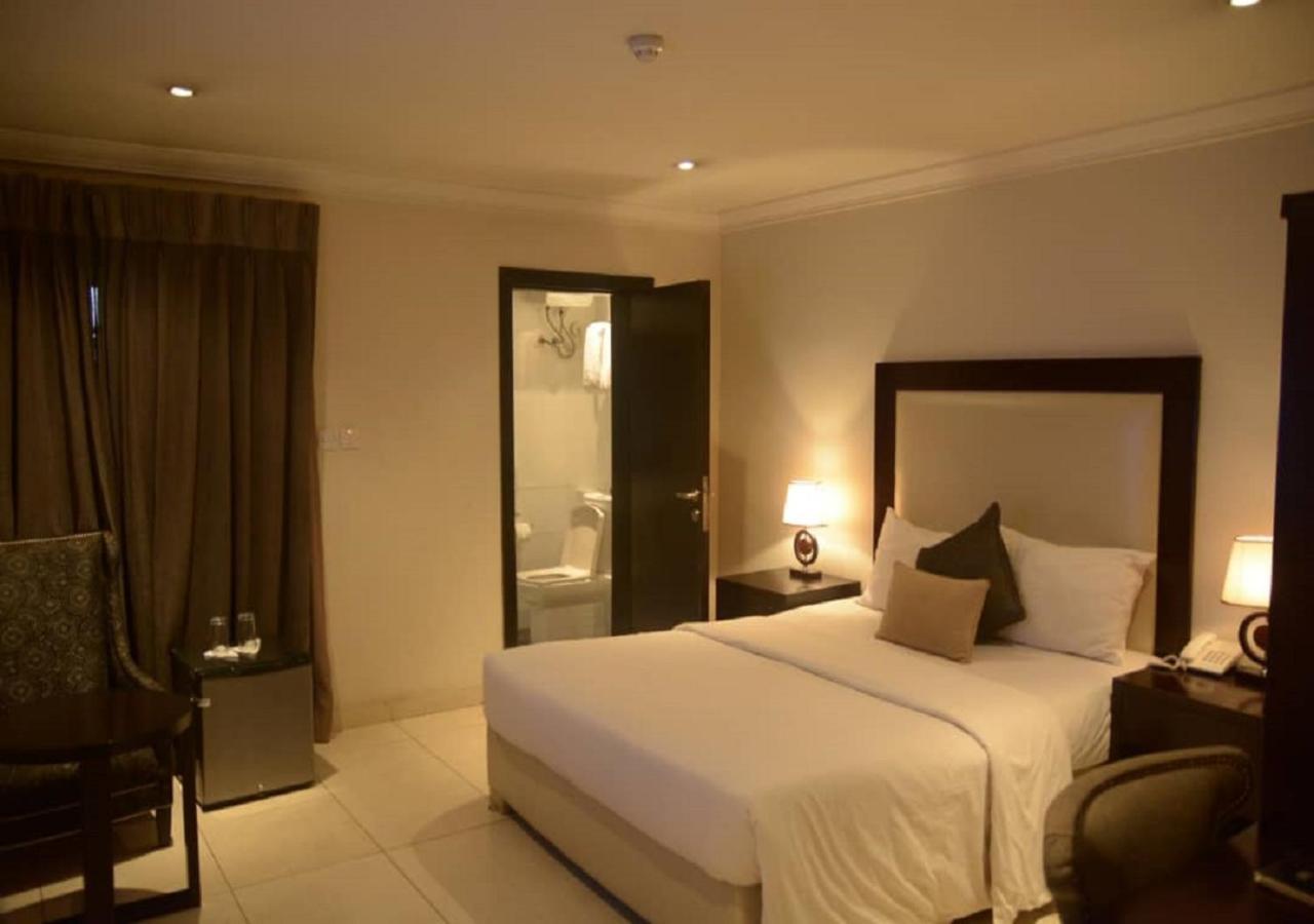 S & S Hotel & Suites Лагос Экстерьер фото